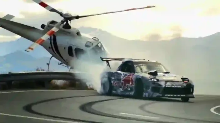Drifting Mazda Rx 7